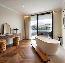 Selection of 5 bedroom seafront villas with pool on Ciovo near Trogir, sleeps 10